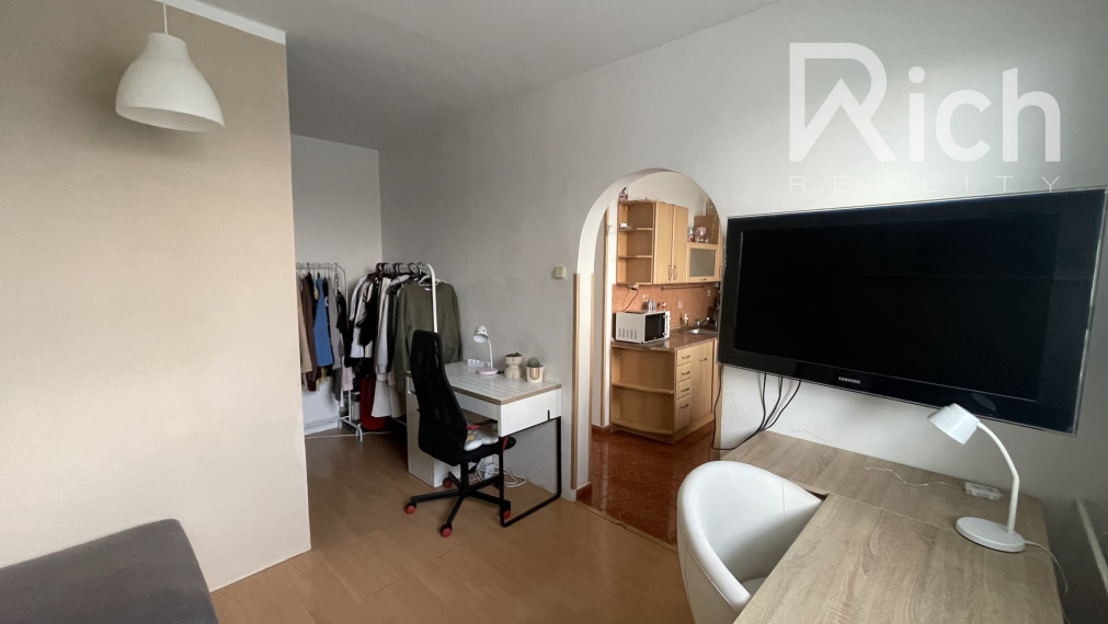 Výborne dispozične riešený 2-izbový byt s balkónom v Modre