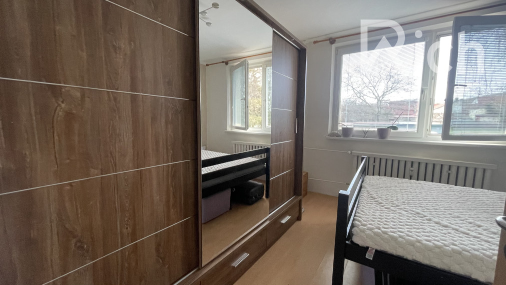 Výborne dispozične riešený 2-izbový byt s balkónom v Modre