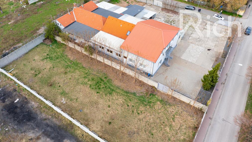 VÝROBNO-SKLADOVÝ OBJEKT 690 m2 S POZEMKOM 3237 m2 V TRNAVE.