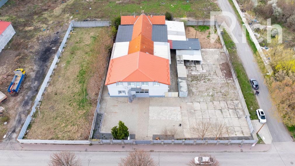 VÝROBNO-SKLADOVÝ OBJEKT 690 m2 S POZEMKOM 3237 m2 V TRNAVE.