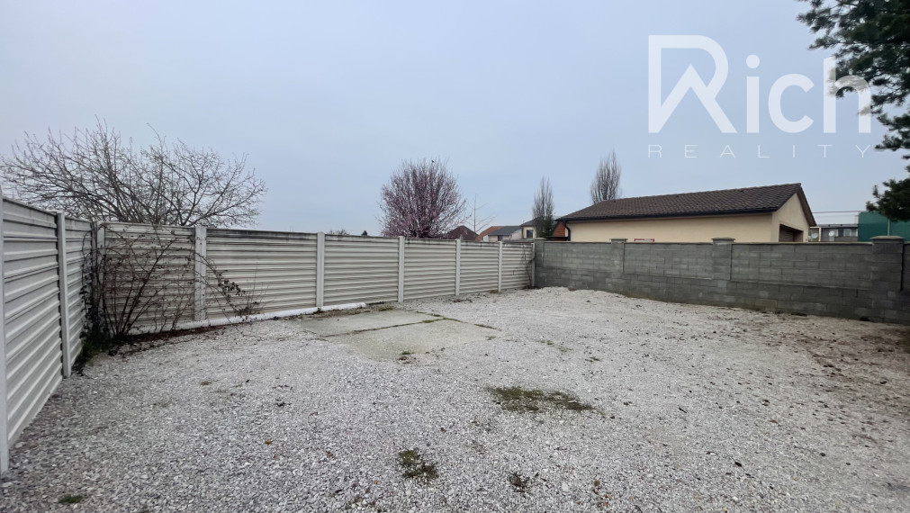 Prenájom oploteného pozemku 145 m2 v blízkosti Trnavy