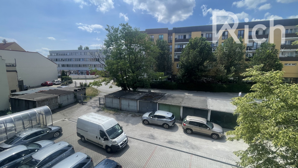 Nadštandardný 3 izb.byt s garážou v centre mesta Trnava na Hlavnej ulici