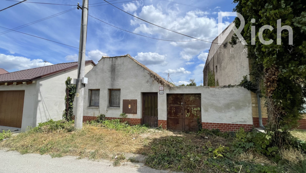Dom s pozemkom o výmere 268 m2 v Hrnčiarovciach nad Parnou
