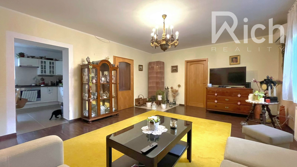 Rodinný dom s garážou a okrasnou záhradou v lukratívnej štvrti Spiegelsaal Trnava