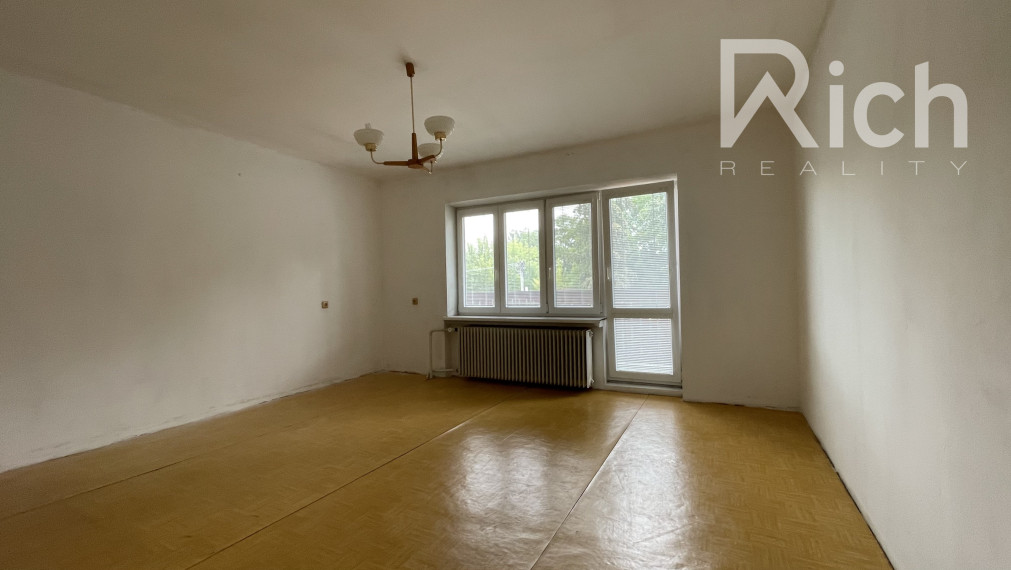 5 izbový dom s veľkým pozemkom 958 m2 v Klčovanoch pri Trnave