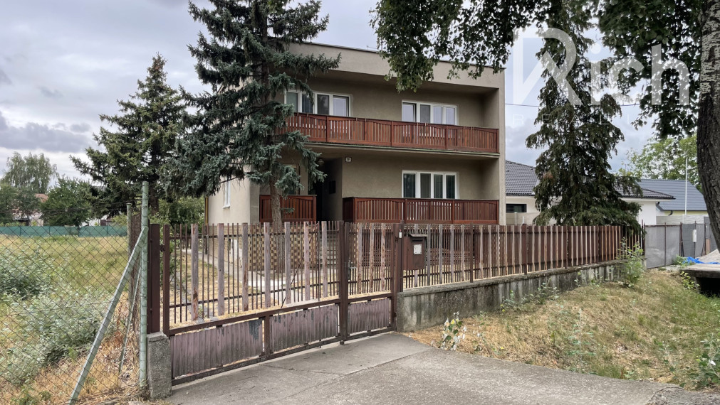 5 izbový dom s veľkým pozemkom 958 m2 v Klčovanoch pri Trnave