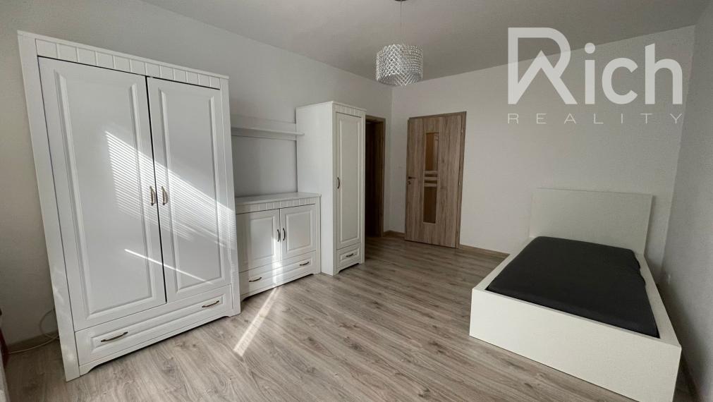Na prenájom, 3 izbový byt po kompletnej rekonštrukcii s balkónom, Nerudova ulica