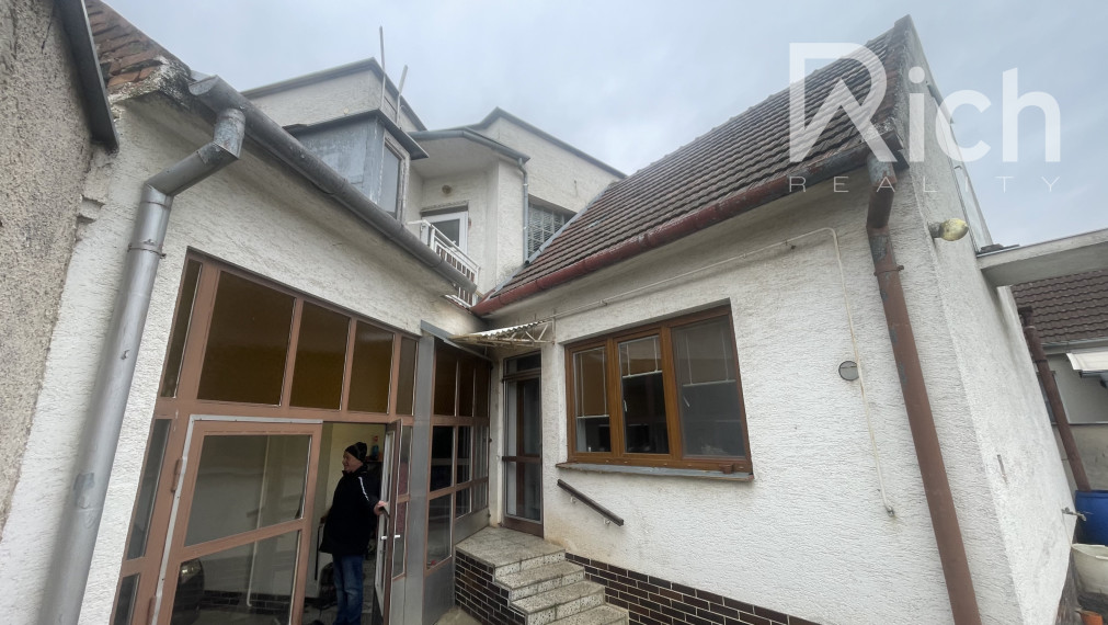 "REZERVOVANÉ" Na predaj, 4 izbový rodinný dom, pozemok 739 m2, obec Ružindol
