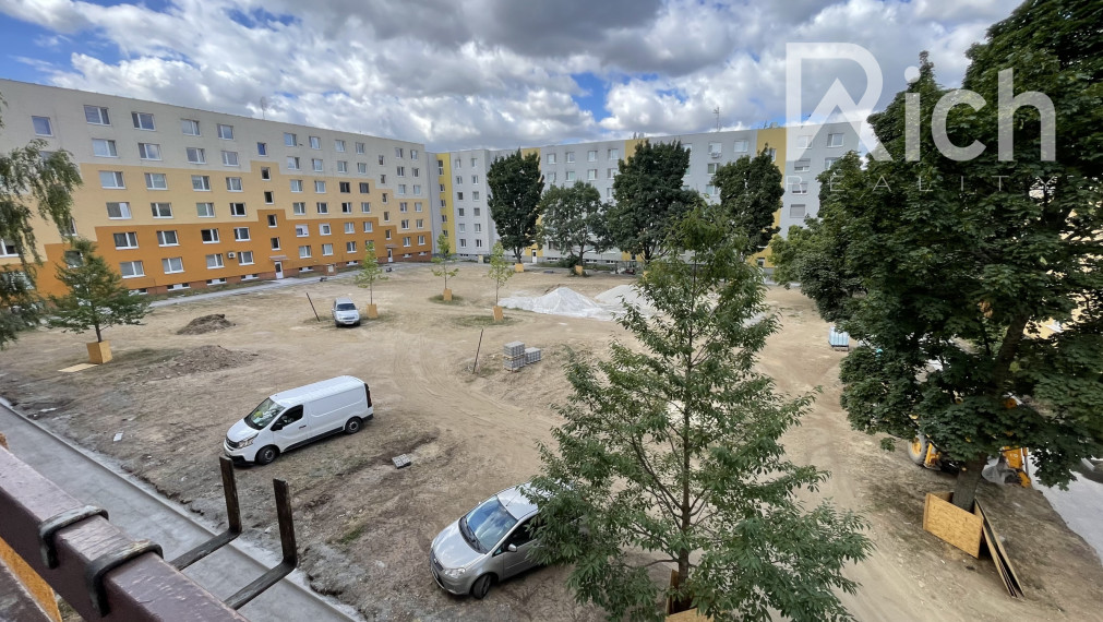 EXKLUZÍVNE NA PREDAJ – 2,5-IZBOVÝ BYT PO KOMPLETNEJ REKONŠTRUKCII NA TEHELNEJ ULICI