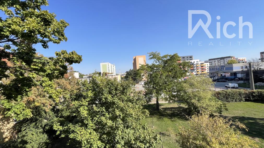 Kompletne zrekonštruovaný a zariadený byt pri OC ISLAND v Trnave