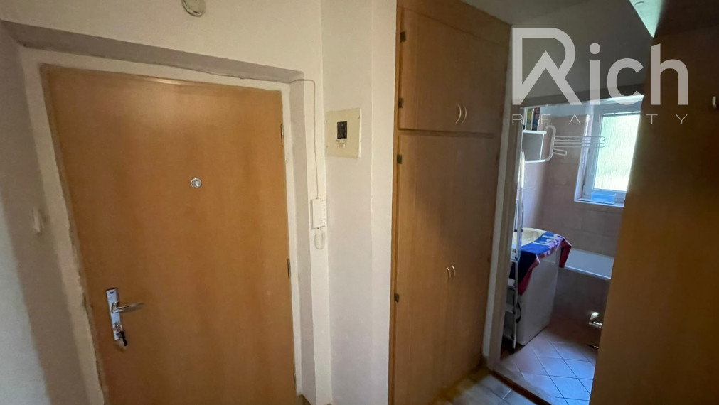 Na predaj, 2 izbový byt s balkónom na Podjavorinskej ulici