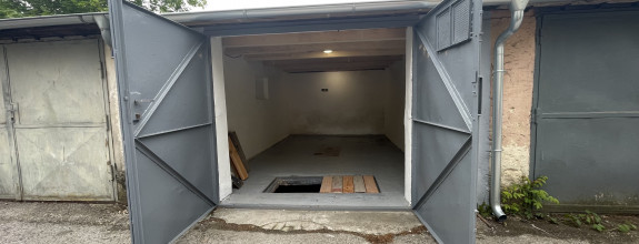 Podpivničená garáž po rekonštrukcii v Trnave.