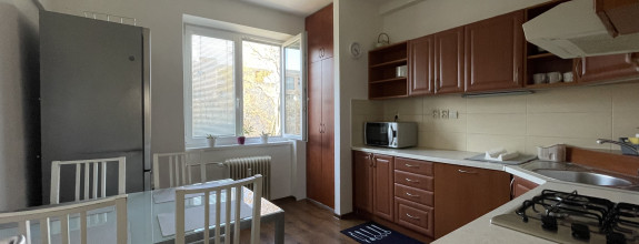 V blízkom centre zariadený 2 izb.byt s balkónom na Hospodárskej ulici v Trnave.