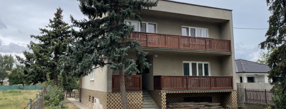 5 izbový dom s veľkým pozemkom 958 m2 v Klčovanoch pri Trnave