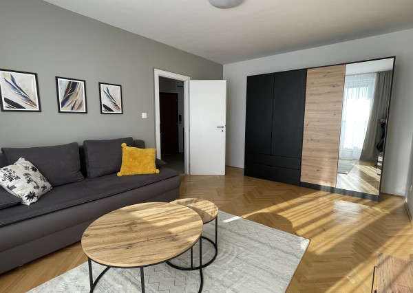 Zariadený 1 izb.byt po celkovej rekonštrukcii s lódžiou