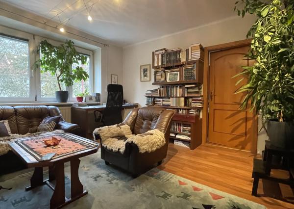 Na predaj, pekný 3 izbový byt, blízko centra, veľká pivnica, Študentská ulica