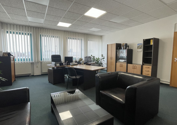 Kancelária o výmere 34 m2 na Skladovej ulici v Trnave.