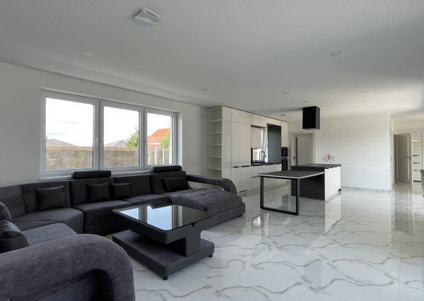 Predaj novostavby 7-izb. rodinného domu - dvojgeneračného vo Zvončíne