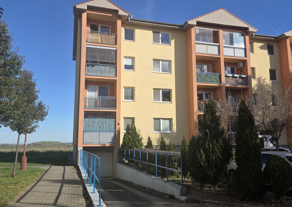 Na prenájom, 2 izbový byt s balkónom na Družbe