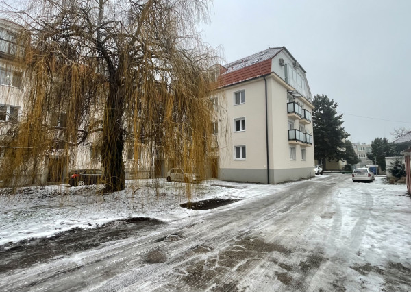 Na prenájom, 2 izbový byt s balkónom na Študentskej ul. v blízkosti centra mesta.