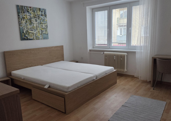 Na prenájom, priestranný 2 izbový byt, Študentská ulica