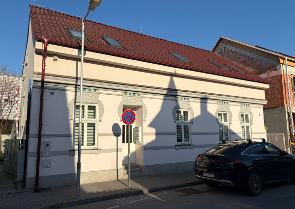 Na prenájom, kancelársky priestor v centre mesta na Športovej ulici