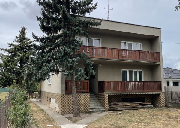 5 izbový dom s veľkým pozemkom 958 m2 v Klčovanoch pri Trnave